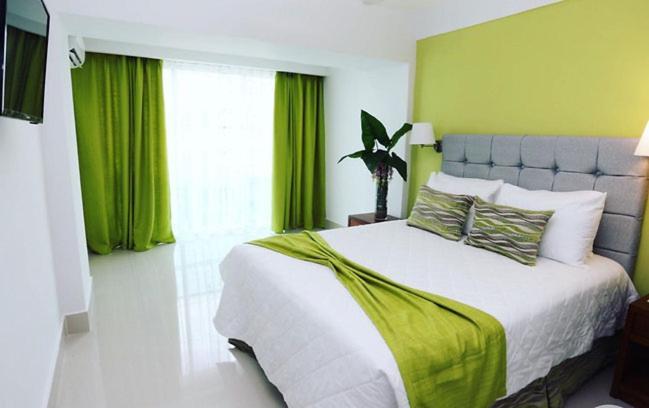 Deluxe Double Room (2 Adults + 1 Child)
